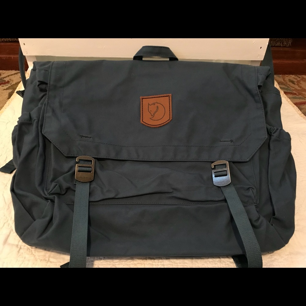 Fjallraven Unisex foldsack No.2 in Uncle Blue.